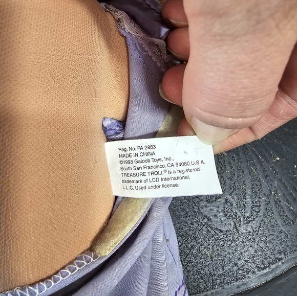 Treasure Trolls Cuddle Tots 1st Edition Yazzi - Picture 10 of 11